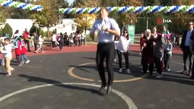 Bahçelievler Belediye Başkanı Bahadır, kimsesiz çocuklarla bir araya geldi Bahçelievler Belediye Başkanı Bahadır, kimsesiz çocuklarla bir araya geldi