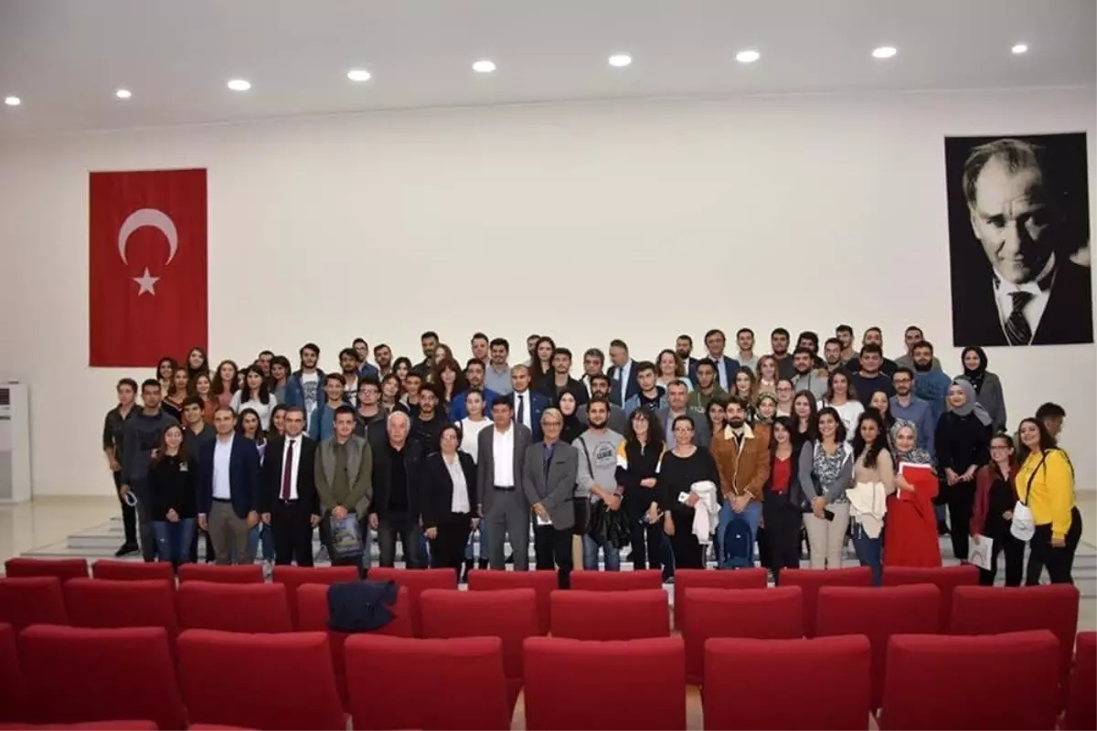 Başkan Özcan ADÜ'lü öğrencilerle buluştu