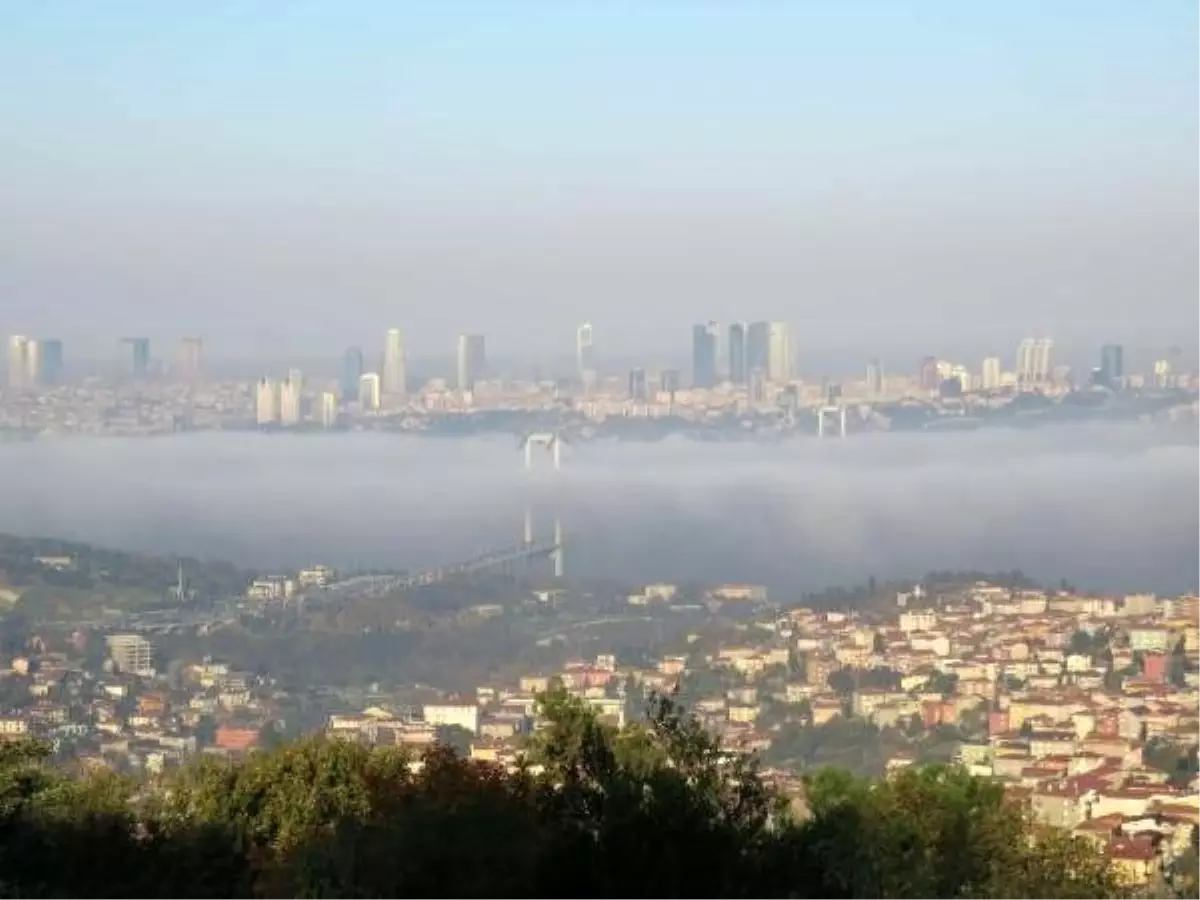 Boğaz'ı kaplayan sis örtüsü