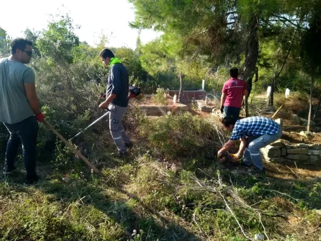 Büyükşehir'den mezarlıklara kapsamlı bakım Büyükşehir'den mezarlıklara kapsamlı bakım