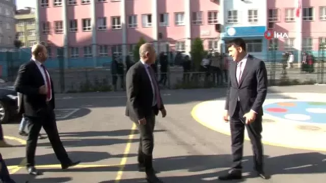 Depremin minik kahramanlarına Sultangazi Belediyesi'nden ödül Depremin minik kahramanlarına Sultangazi Belediyesi'nden ödül