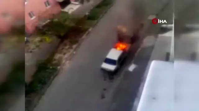 Elektrik kontağından çıkan yangın arabayı kül etti