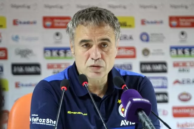 Ersun Yanal gözünden ameliyat oldu