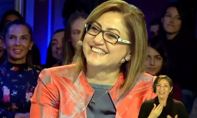 Gaziantep BB Başkanı Şahin'in Cumhurbaşkanı Erdoğan'la olan anısı izleyenleri kahkahaya boğdu Gaziantep BB Başkanı Şahin'in Cumhurbaşkanı Erdoğan'la olan anısı izleyenleri kahkahaya boğdu