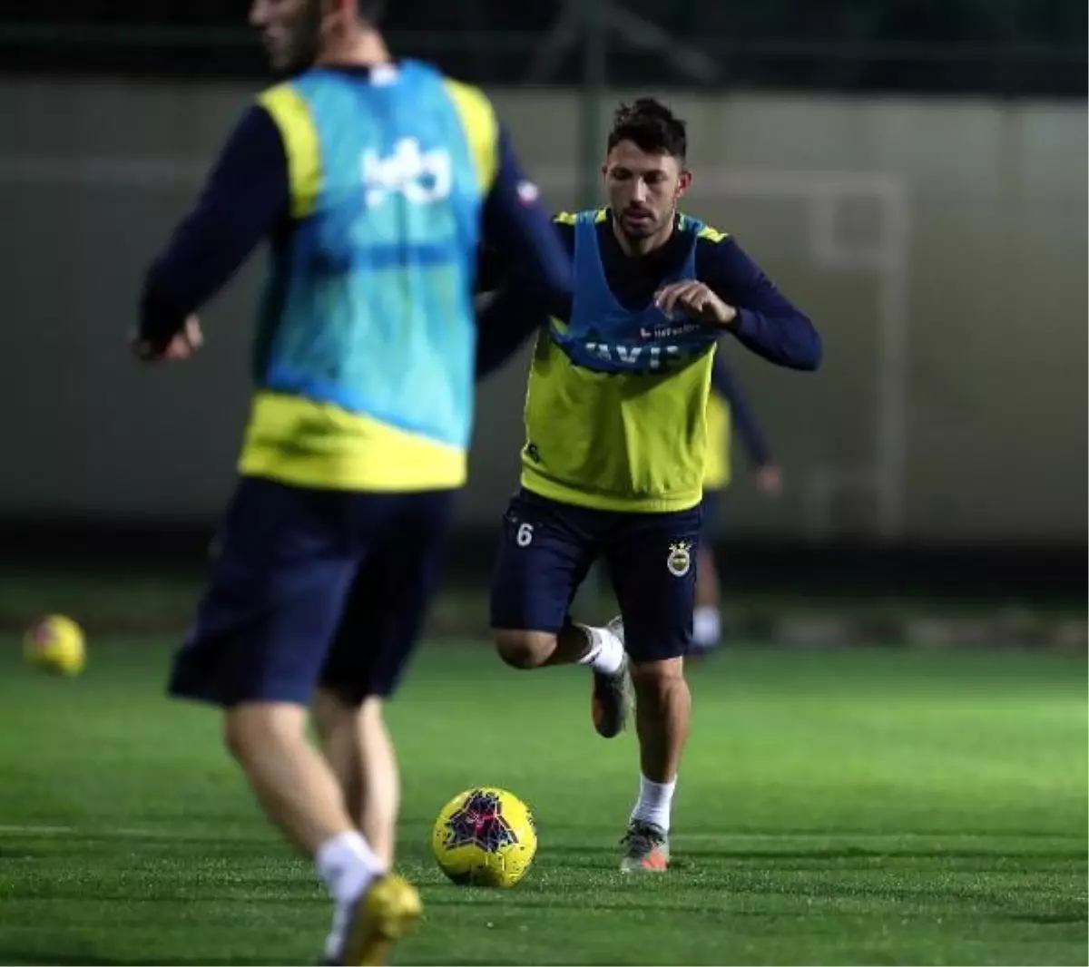 Fenerbahçe'de Yeni Malatyaspor hazırlıkları milli oyunculardan yoksun başladı