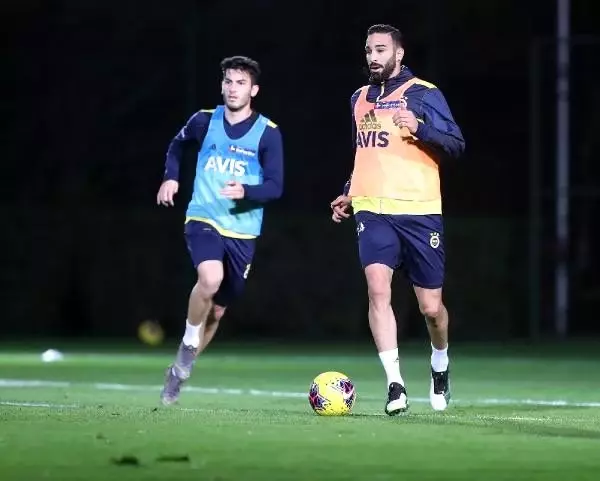 Fenerbahçe'de Yeni Malatyaspor hazırlıkları milli oyunculardan yoksun başladı Fenerbahçe'de Yeni Malatyaspor hazırlıkları milli oyunculardan yoksun başladı