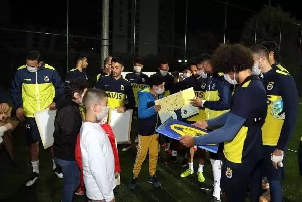 Fenerbahçe'de Yeni Malatyaspor hazırlıkları milli oyunculardan yoksun başladı Fenerbahçe'de Yeni Malatyaspor hazırlıkları milli oyunculardan yoksun başladı