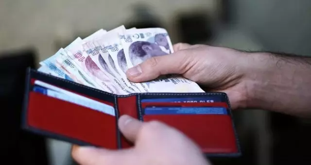 Gizemli hayırsever bu kez Tuzla'da ortaya çıktı: Bana 'Robin Hood' deyin