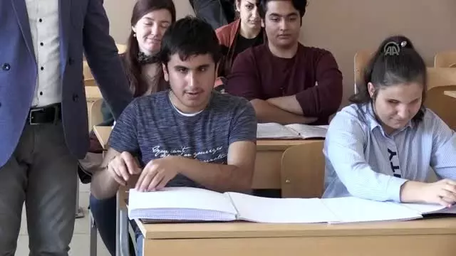 Görme engelli öğrencisi için Braille nota sistemini öğrendi - AFYONKARAHİSAR Görme engelli öğrencisi için Braille nota sistemini öğrendi - AFYONKARAHİSAR