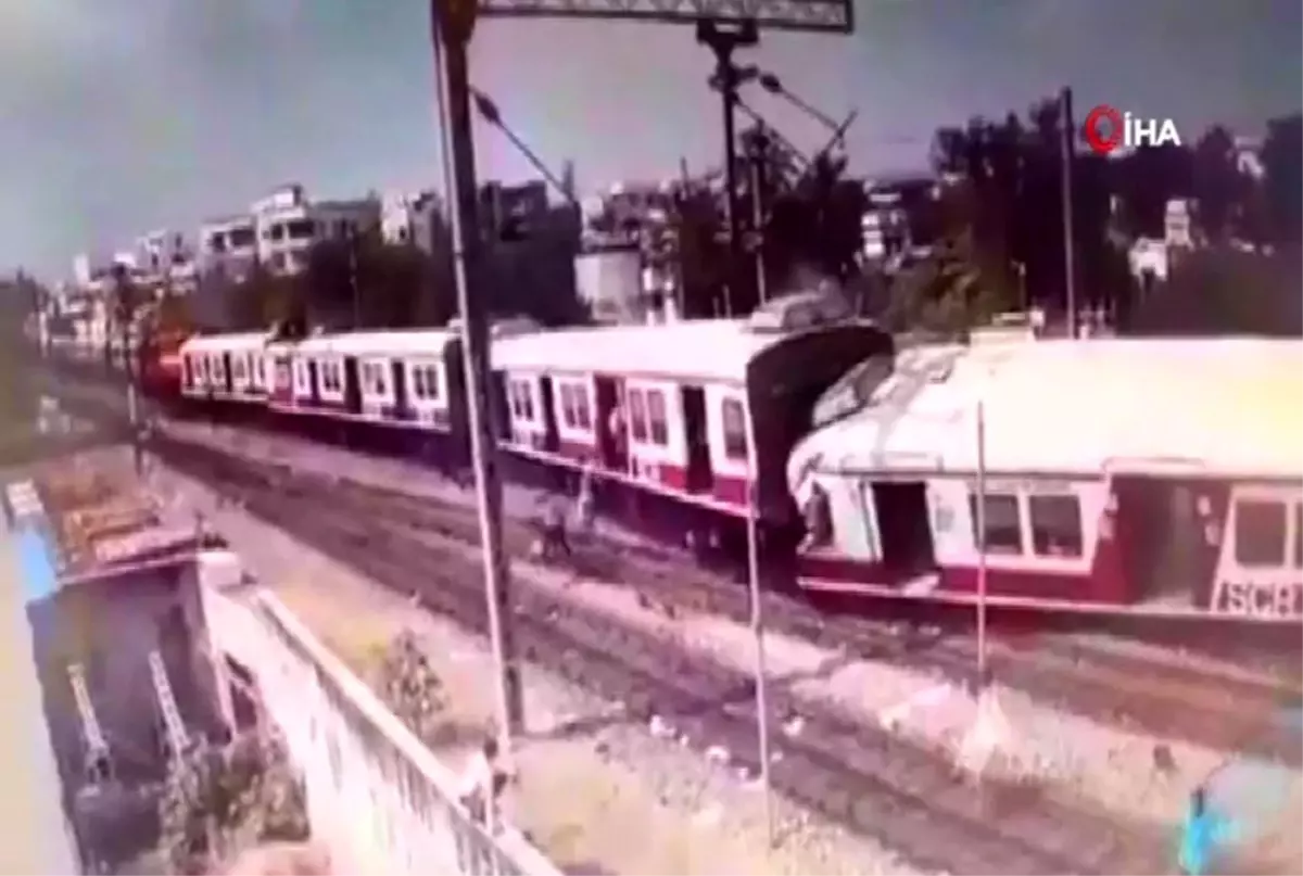 Hindistan'daki tren kazasının görüntüleri ortaya çıktı