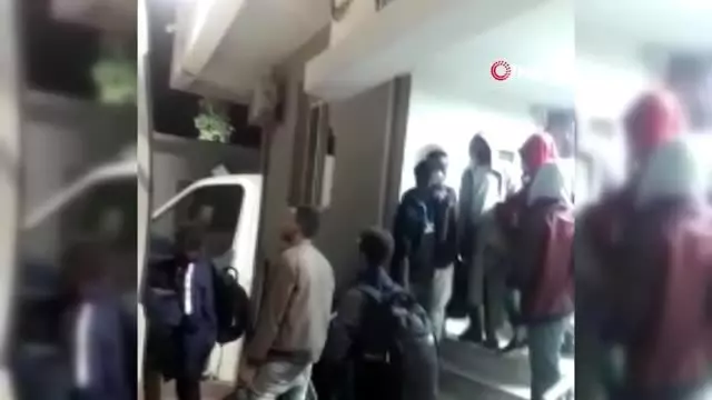 İzmir'de operasyon: 22 düzensiz göçmen yakalandı İzmir'de operasyon: 22 düzensiz göçmen yakalandı