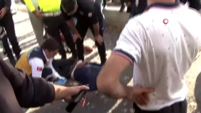 Kendisine para vermeyen kadın turiste demir sapladı Kendisine para vermeyen kadın turiste demir sapladı