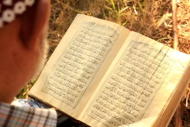 Kevser suresi anlamı nedir? Kevser suresi okunuşu ve Kevser suresi tefsiri Kevser suresi anlamı nedir? Kevser suresi okunuşu ve Kevser suresi tefsiri