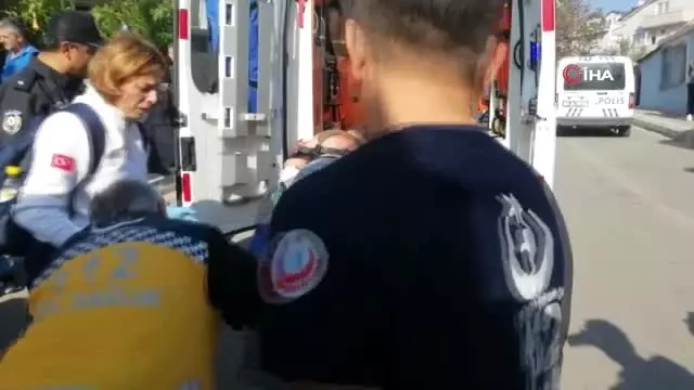 Kızıyla kavga eden damadı ve arkadaşını bıçakladı Kızıyla kavga eden damadı ve arkadaşını bıçakladı