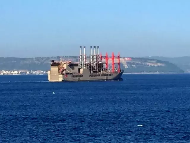 Liberya bayraklı enerji gemisi Çanakkale Boğazı'ndan geçti Liberya bayraklı enerji gemisi Çanakkale Boğazı'ndan geçti