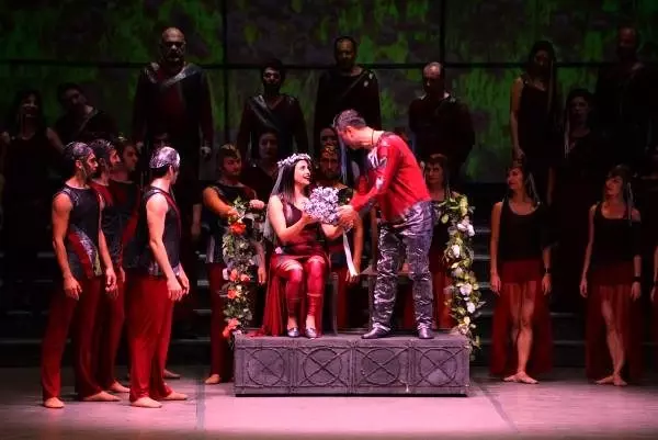 Mersin'de 'Carmina Burana' kapalı gişe Mersin'de 'Carmina Burana' kapalı gişe