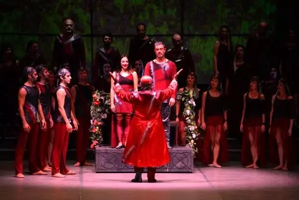 Mersin'de 'Carmina Burana' kapalı gişe Mersin'de 'Carmina Burana' kapalı gişe