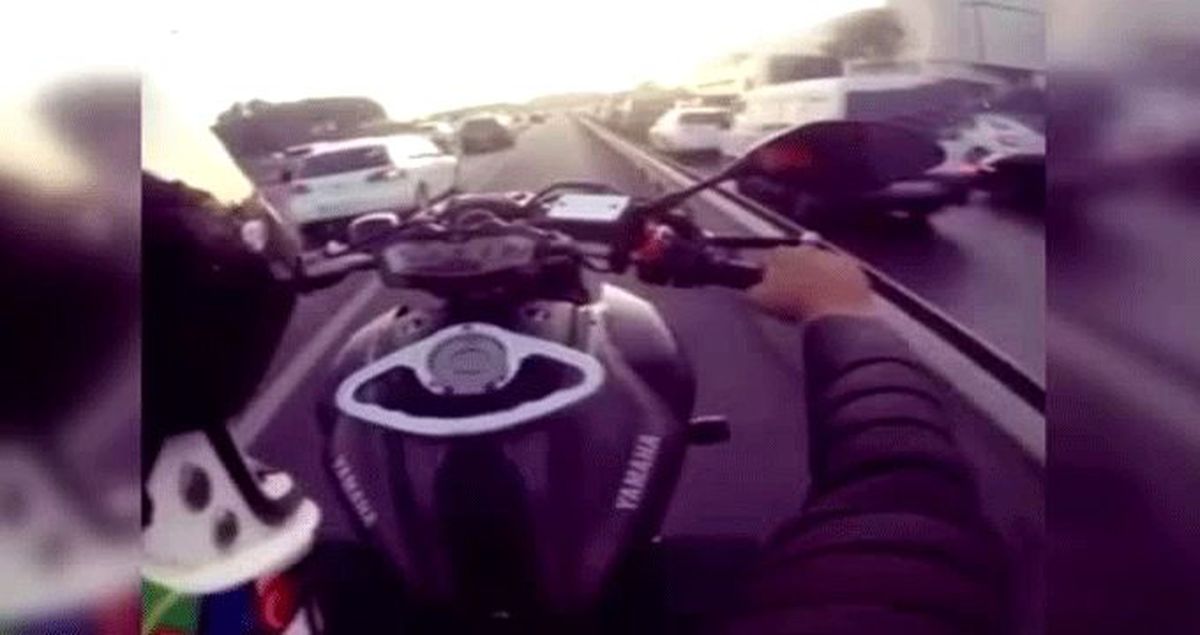 Motosikletli maganda terör estirdi! 'Dur' ihtarına uymadı, motosikleti polisin üzerine sürdü