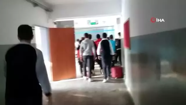 Öğrenciler deprem tatbikat yaptı Öğrenciler deprem tatbikat yaptı