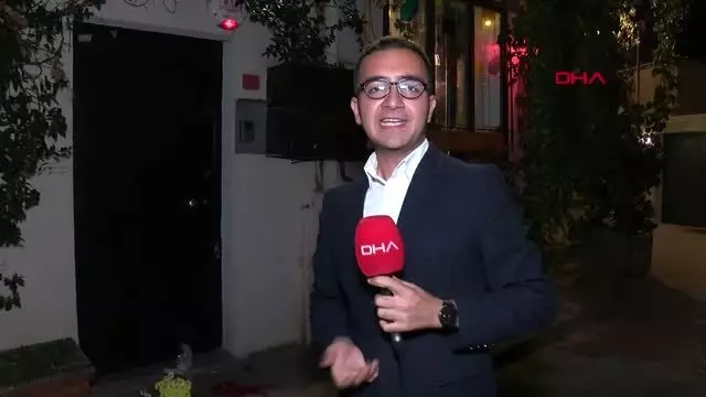 Ölen eski ingiliz istihbarat subayının ofisinin önüne 'ailesi adına' çiçek bırakıldı Ölen eski ingiliz istihbarat subayının ofisinin önüne 'ailesi adına' çiçek bırakıldı