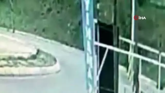 Pendik'te küçük çocuğa istismarda bulunan sapık yakalandı Pendik'te küçük çocuğa istismarda bulunan sapık yakalandı