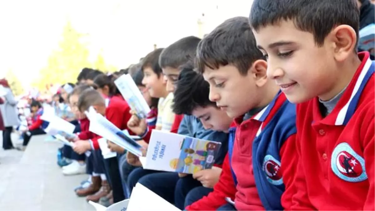 Siirt'te bin 300 öğrenci aynı anda