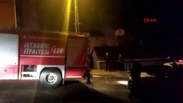 Sultanbeyli'de gecekondu yangını Sultanbeyli'de gecekondu yangını