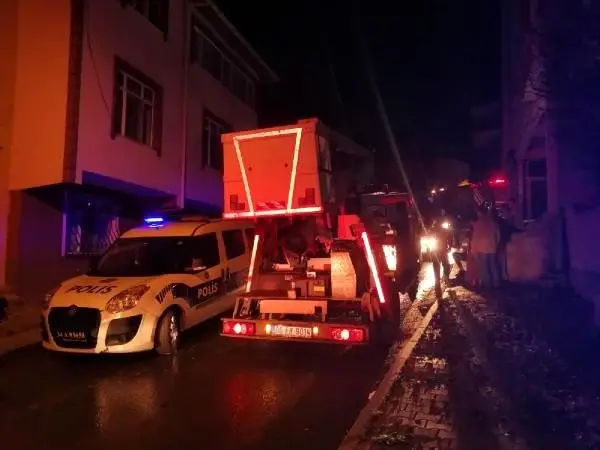 Sultanbeyli'de gecekondu yangını Sultanbeyli'de gecekondu yangını