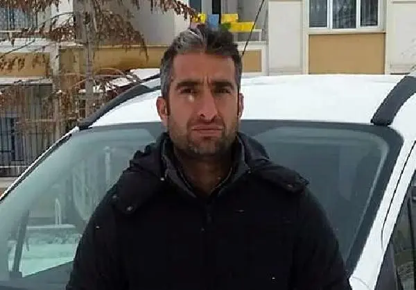 Tarsus'ta servis minibüsü ile motosiklet çarpıştı: 1 ölü Tarsus'ta servis minibüsü ile motosiklet çarpıştı: 1 ölü