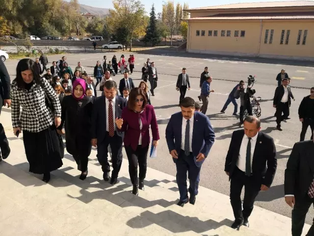 TBMM Araştırma Komisyonu üyeleri Aksaray'daki okulda inceleme yaptı TBMM Araştırma Komisyonu üyeleri Aksaray'daki okulda inceleme yaptı
