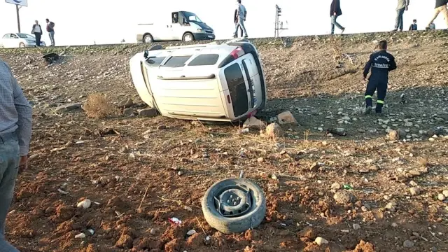 Tekeri kopan araç otomobille çarpıştı: 4 yaralı