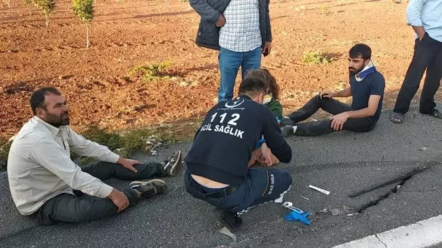 Tekeri kopan araç otomobille çarpıştı: 4 yaralı Tekeri kopan araç otomobille çarpıştı: 4 yaralı