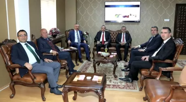 Vali Memiş ve Başkan Sekmen'den Rektör Levent'e ziyaret Vali Memiş ve Başkan Sekmen'den Rektör Levent'e ziyaret