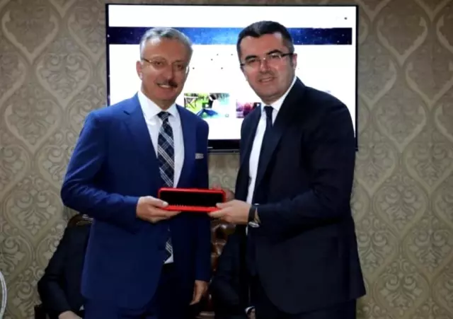 Vali Memiş ve Başkan Sekmen'den Rektör Levent'e ziyaret Vali Memiş ve Başkan Sekmen'den Rektör Levent'e ziyaret