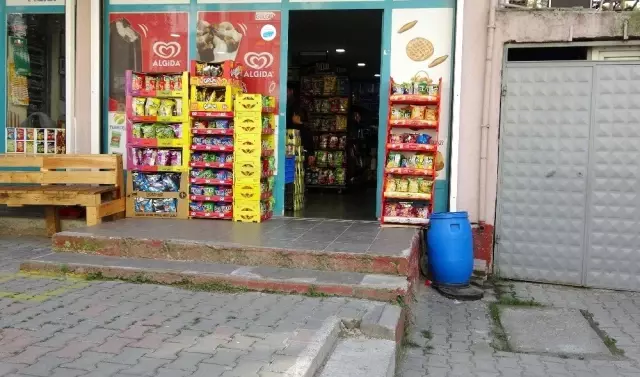 Vatandaşlara yardım eden hayırsever Tuzla'da ortaya çıktı Vatandaşlara yardım eden hayırsever Tuzla'da ortaya çıktı