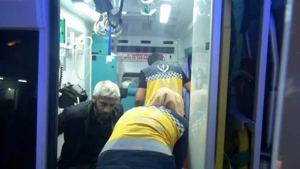 Yaralamalı trafik kazası güvenlik kamerasında Yaralamalı trafik kazası güvenlik kamerasında