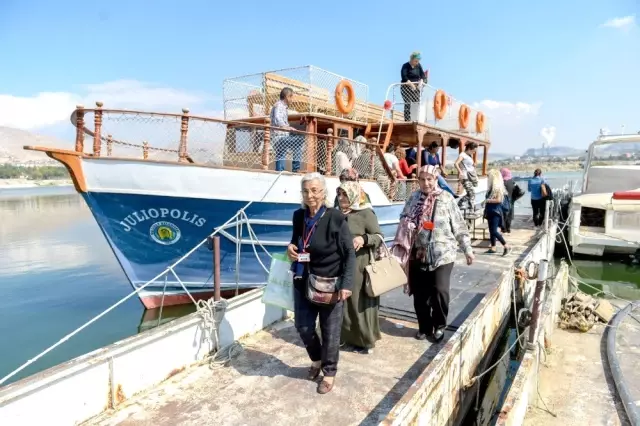 5 bin Altındağlı Ankara'nın tarihi yerlerini gezdi 5 bin Altındağlı Ankara'nın tarihi yerlerini gezdi