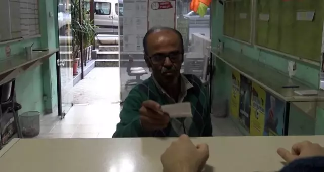 Atık toplayıcısı, yanlışlıkla kendisine verilen ve ikramiye kazanan kuponu iade etti
