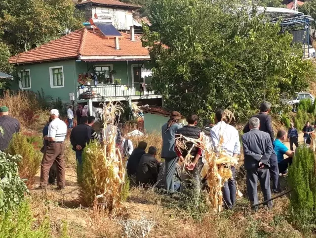 Aynı aileden 4 kişi ölü bulundu Aynı aileden 4 kişi ölü bulundu
