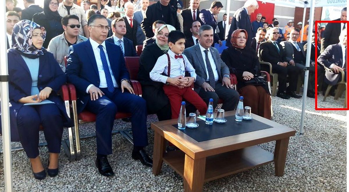 Bakan Selçuk'un da katıldığı etkinlikte Belediye Başkanı Ayhan'a protokolde yer vermediler