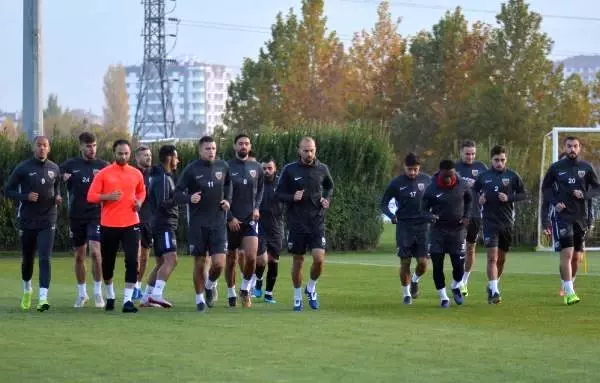 Bülent Uygun: Kayserispor karakterli futbolcularıyla ayağa kalkacaktır Bülent Uygun: Kayserispor karakterli futbolcularıyla ayağa kalkacaktır