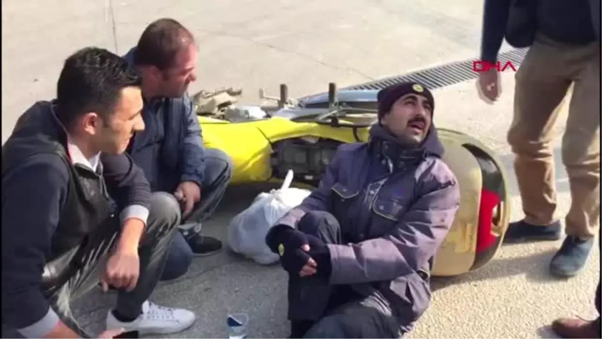 Bursa kazada yaralanan ptt görevlisine yoldan geçen sağlıkçı müdahale etti