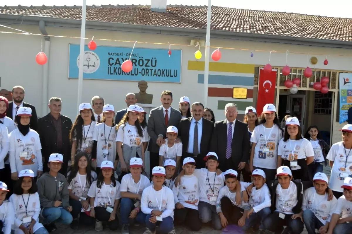 Çayırözü Ortaokulunda TÜBİTAK Bilim Fuarı etkinliği