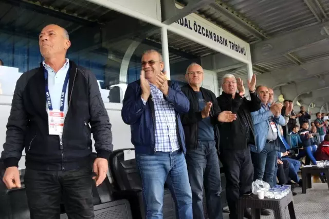 Ergene Velimeşespor Başkanı Adem Memiş: 'Eksiklerimize rağmen kazandık, mutluyuz' Ergene Velimeşespor Başkanı Adem Memiş: 'Eksiklerimize rağmen kazandık, mutluyuz'