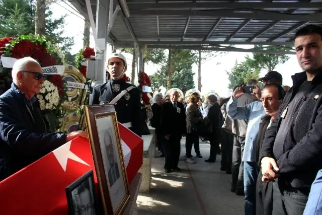 Eski Dışişleri Bakanı Mümtaz Soysal son yolculuğuna uğurlandı