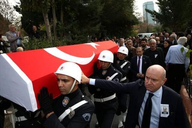 Eski Dışişleri Bakanı Mümtaz Soysal son yolculuğuna uğurlandı