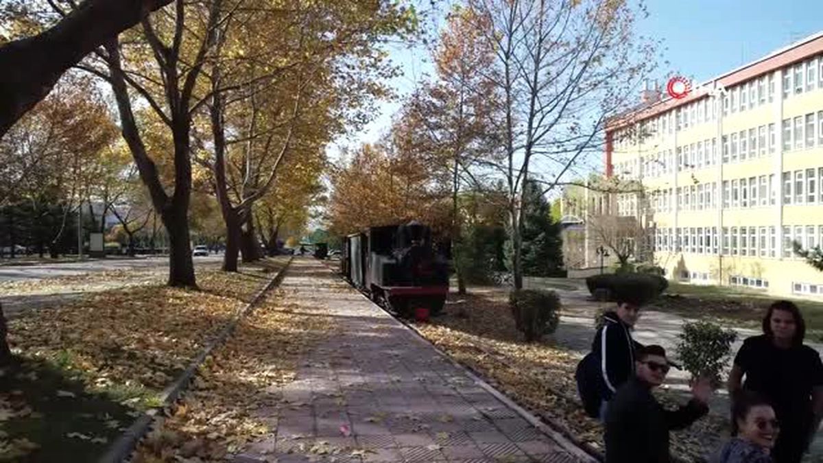 ESOGÜ'de sonbahar güzelliği