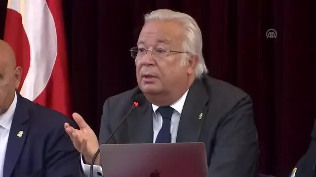 Galatasaray Kulübünün divan kurulu toplantısı Galatasaray Kulübünün divan kurulu toplantısı