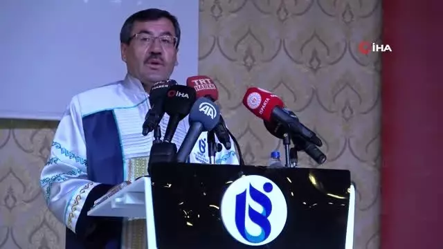 Gençlik ve Spor Bakanı Dr. Mehmet Muharrem Kasapoğlu: 'Spor yapmak ve kitap okumak boş zamanlara... Gençlik ve Spor Bakanı Dr. Mehmet Muharrem Kasapoğlu: 'Spor yapmak ve kitap okumak boş zamanlara...