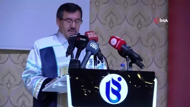 Gençlik ve Spor Bakanı Dr. Mehmet Muharrem Kasapoğlu: 'Spor yapmak ve kitap okumak boş zamanlara... Gençlik ve Spor Bakanı Dr. Mehmet Muharrem Kasapoğlu: 'Spor yapmak ve kitap okumak boş zamanlara...